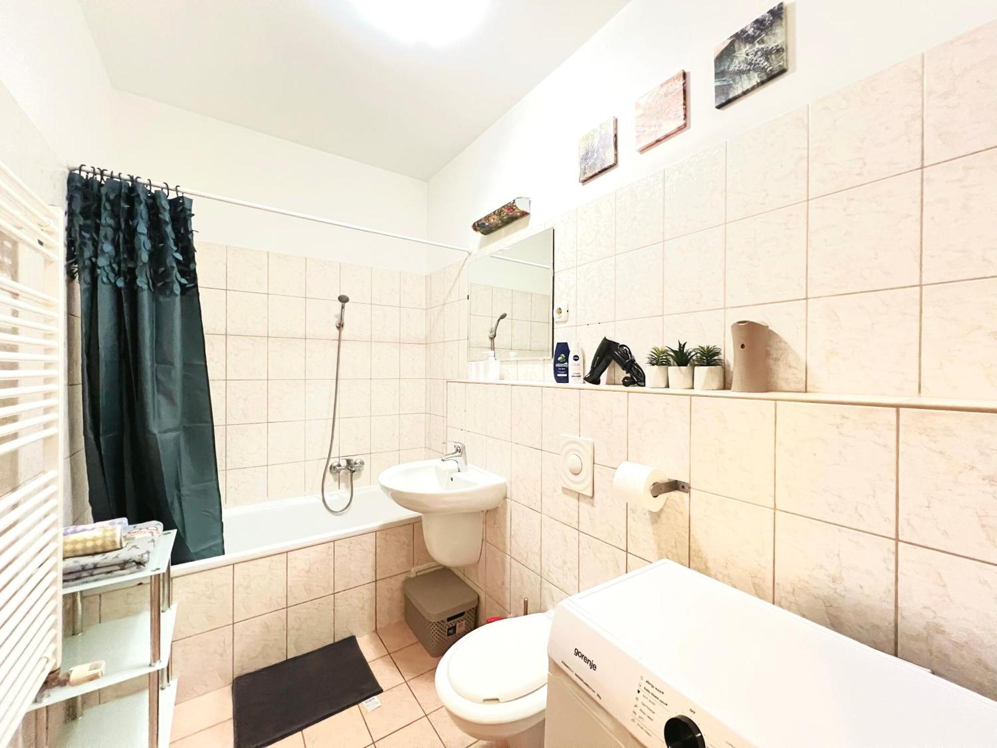 Acacia Aparhotel-Near New York Cafe Будапеща Екстериор снимка